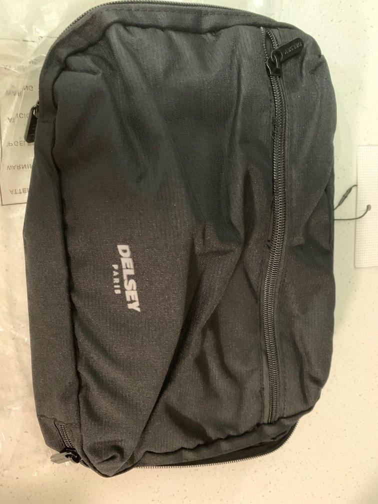 Delsey best sale toiletry bag