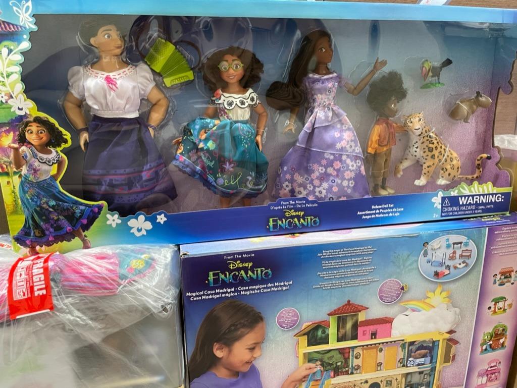 Disney Encanto Madrigal Family Deluxe Doll Set Toy Disney Store