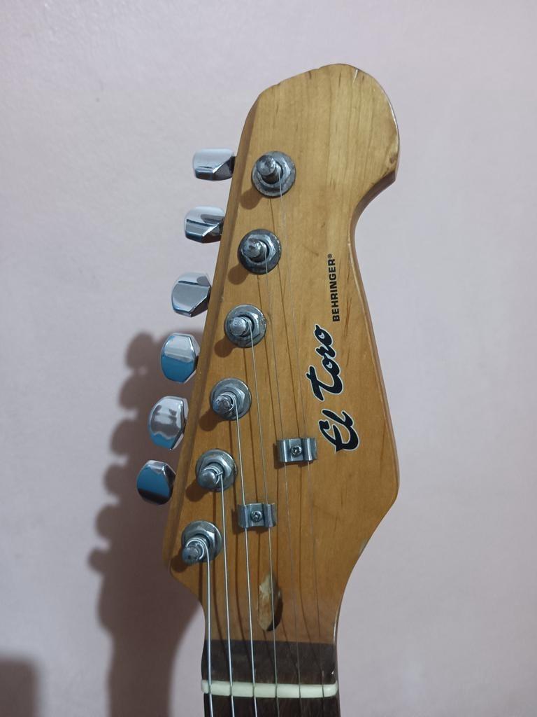 Behringer el 2024 toro electric guitar