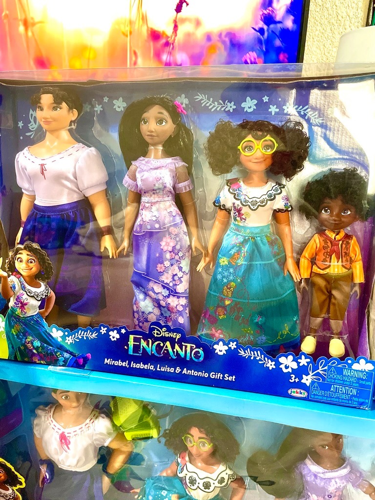 ENCANTO JAKKS PACIFIC 4 PIECE DOLL SET (LUISA, ISABELLA, ANTONIO