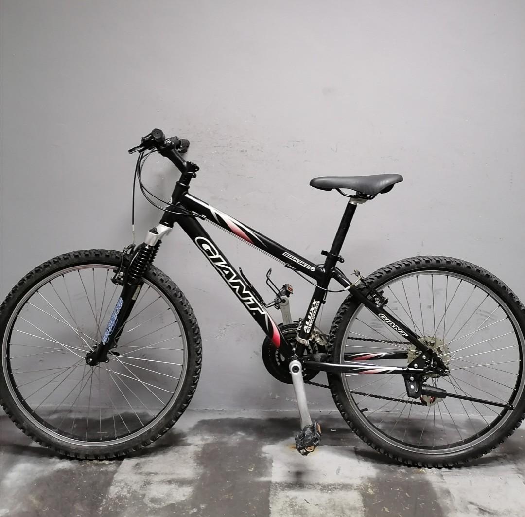 giant boulder 26 inch mountain bike