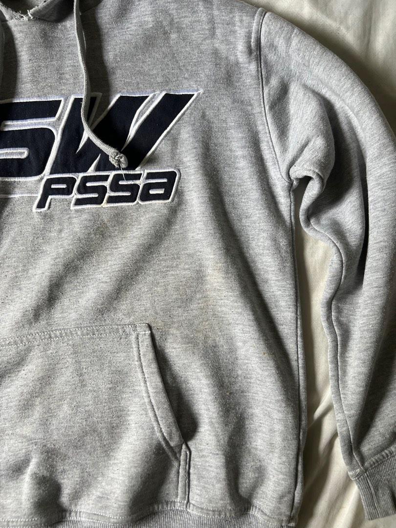 Gray hoodie (Category: Coats, Jackets and Outerwear) located in Rizal, Mindoro Occidental. Submitted by pingket (Listing ID 1182354401, Image 3). Description: Rfs: Decluttering - has stains but can be removed by washing Sleeve length: 22 Length: 25.
