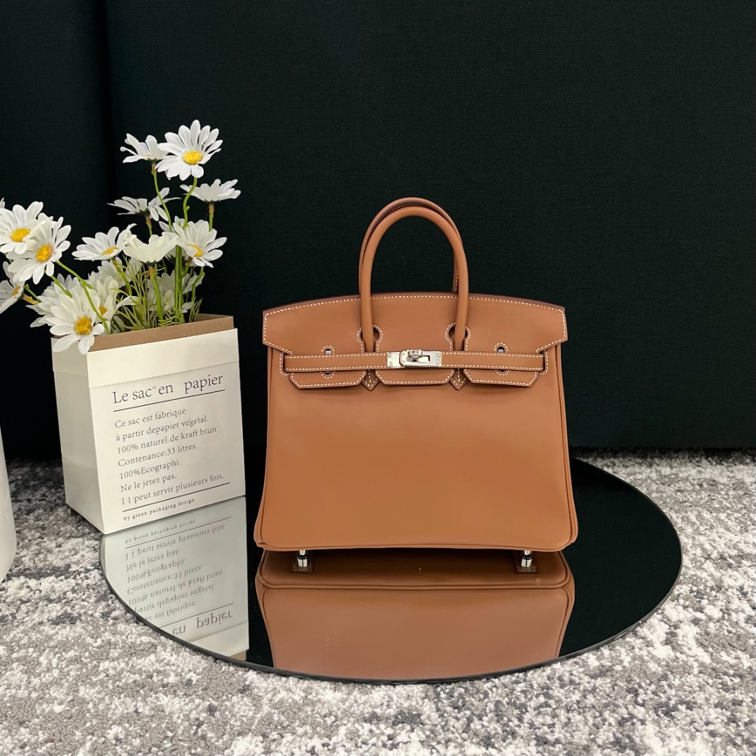 Hermès - Hermès Birkin 25 Swift Leather Handbag-Vert Fonce Gold Hardware