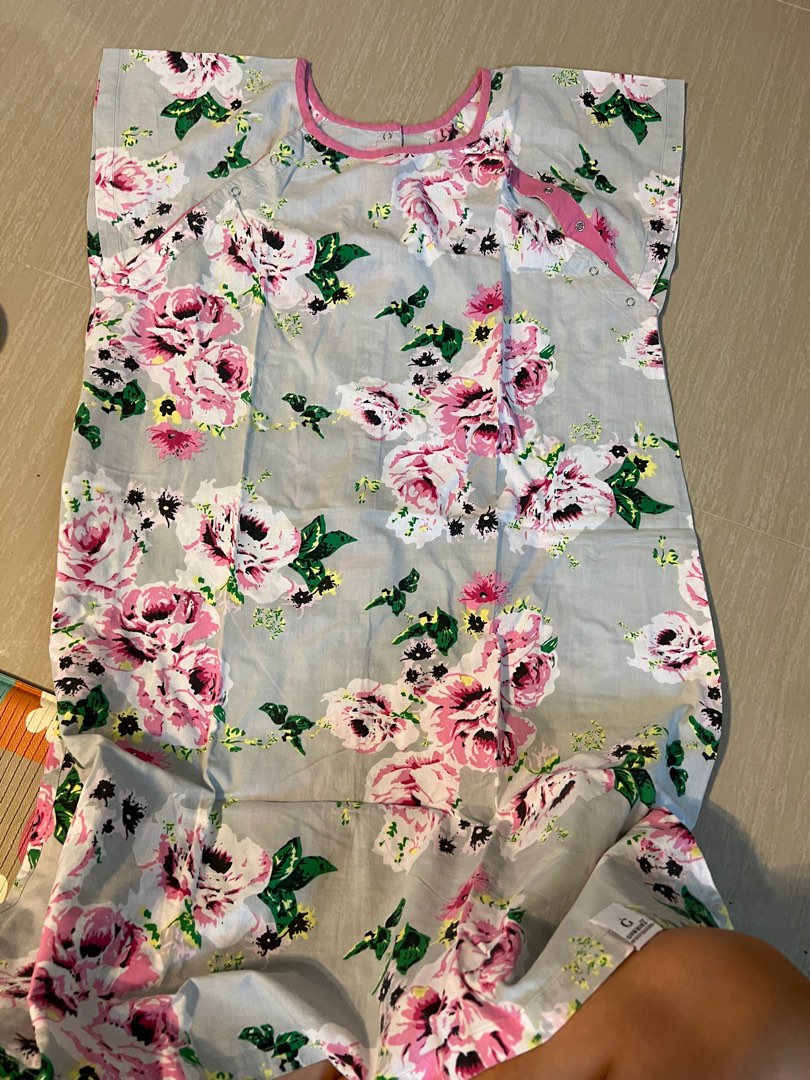Hospital gown and post partum belly band, Women's Fashion, Maternity wear on Carousell