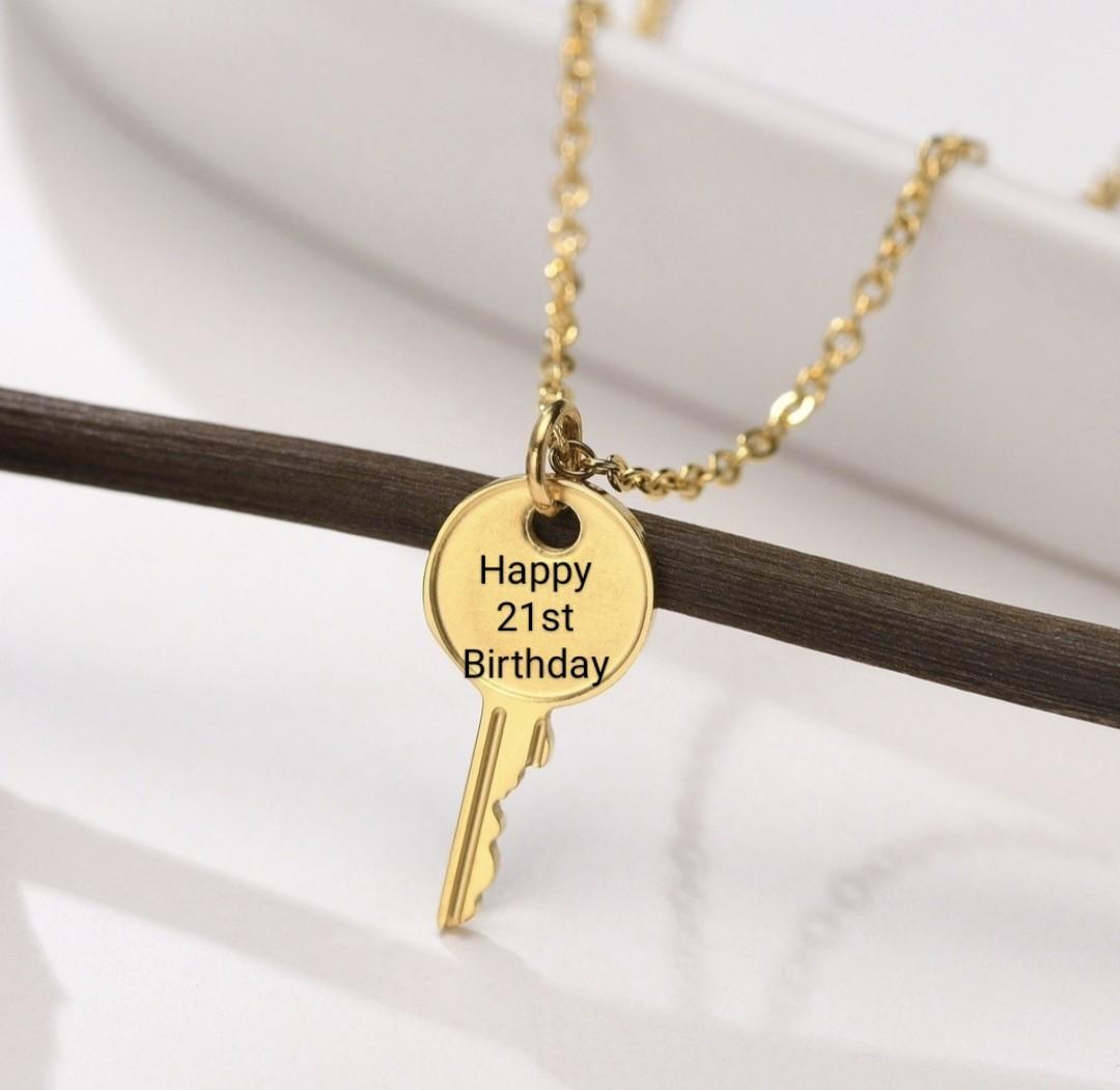 Gold chain with key pendant online