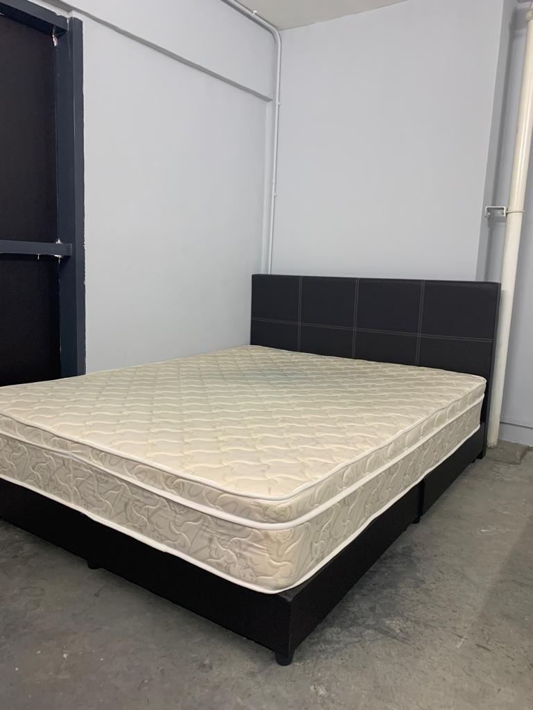 KINGSBED WESTIN Queen size mattress + BED Frame x 2 FOC, Furniture