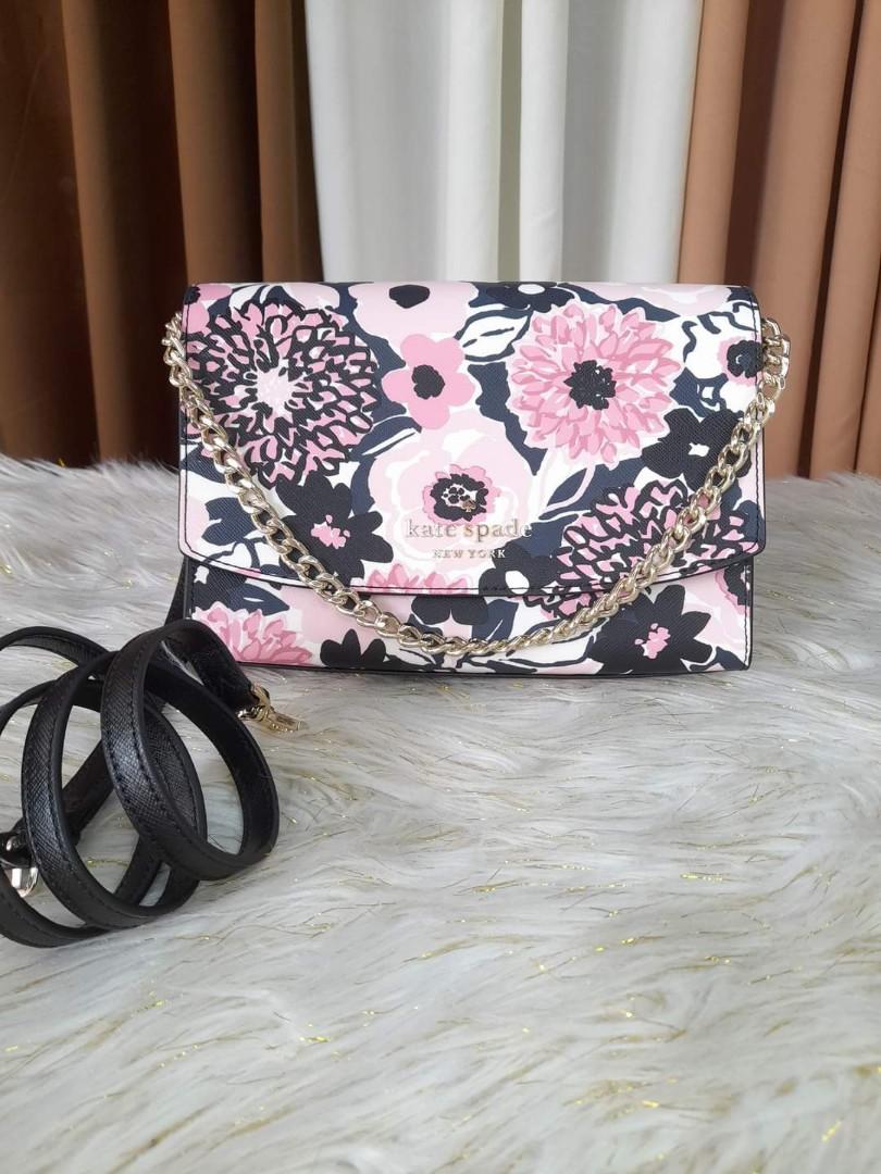 KS Carson Dahlia Flor Printed (Category: Luxury Bags & Wallets) located in Mandaluyong City. Submitted by shop_0n_the_spot (Listing ID 1182402703, Image 1). Description: KS Carson Dahlia Flor Printed 💯% GUARANTEED ORIGINAL & BRAND NEW. 📌 OnH@nd 🇵🇭 Pinas 📌 Inclusions: Tag, Care card 📌 Additional Shipping Fee 📌 Cash / Layaway If in DOUBT don’t buy, to save our both time. We are not PLAYING here, we do our BUSINESS. ⬇️ PLEASE READ ⬇️ ⛔ No Dow