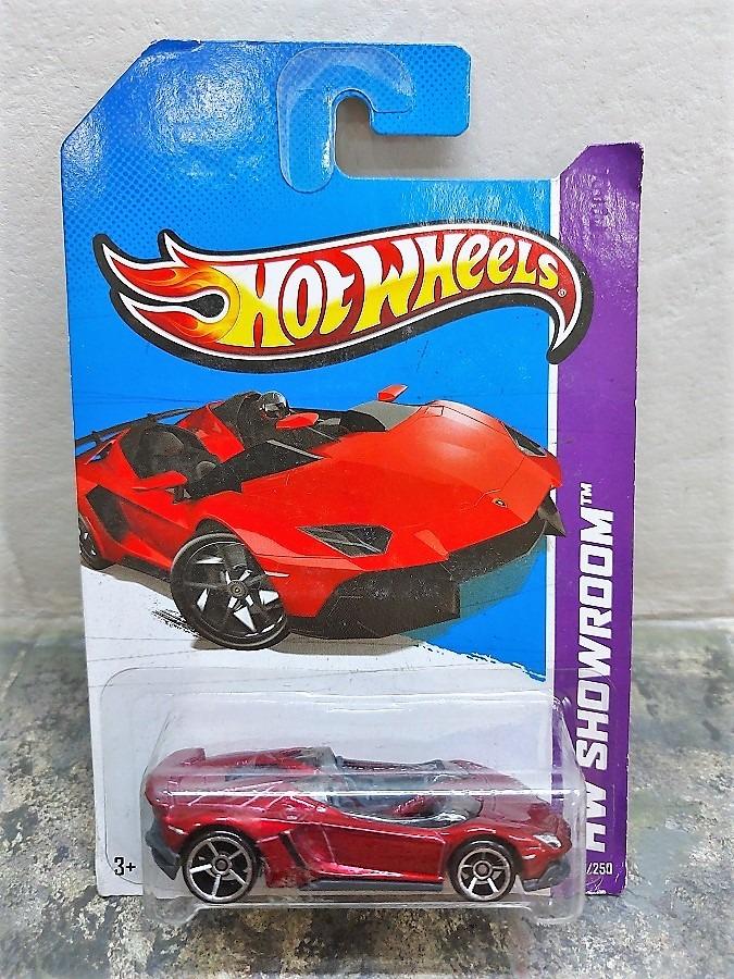 AVENTADOR J Hot Wheels 2015 HW Showroom Series, Hobbies
