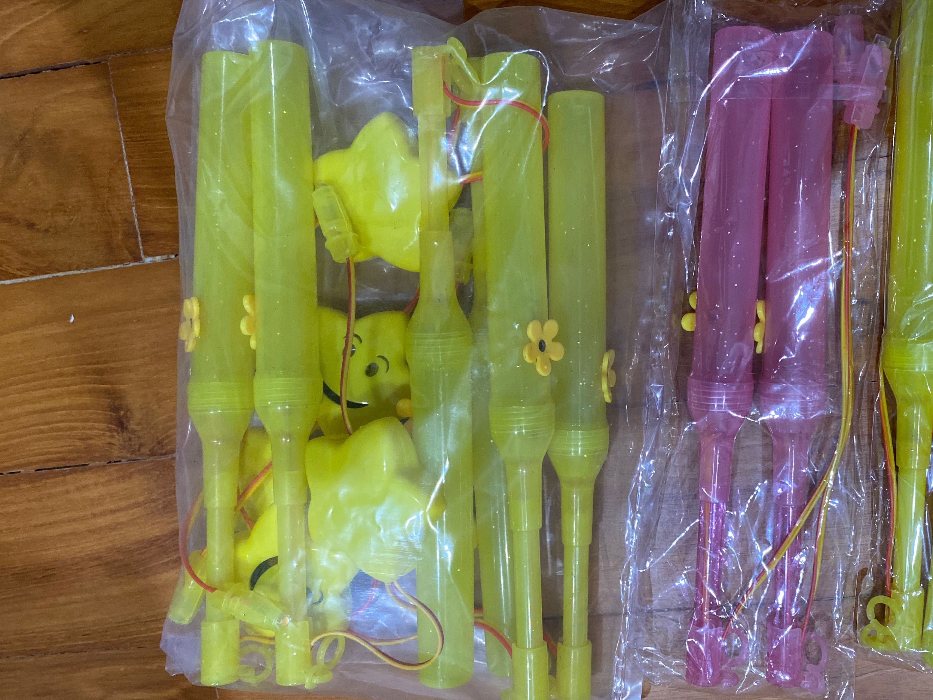 Lantern battery holders with light, Hobbies & Toys, Stationery & Craft