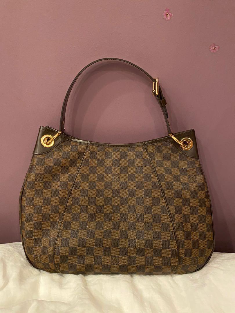 SALE❗️LOUIS VUITTON Damier Ebene Galliera PM (Category: Luxury Bags & Wallets) located in Quezon City. Submitted by michaelacd (Listing ID 1182380310, Image 2). Description: BIG DISCOUNT FOR A LIMITED TIME ONLY from 90k to 70,000 only!! LOUIS VUITTON Damier Ebene Galliera PM - well used with minor flaws. still in great shape and condition - open top with magnetic snap closure - has 3 compartments inside - adjustable strap - interior lining is sti