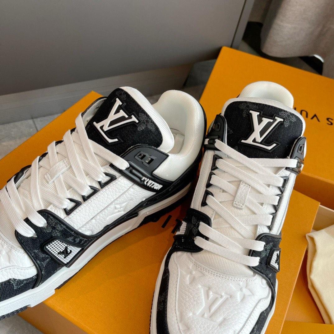 Brand New Authentic Louis Vuitton Trainer Sneaker Black & white. Size 10 US