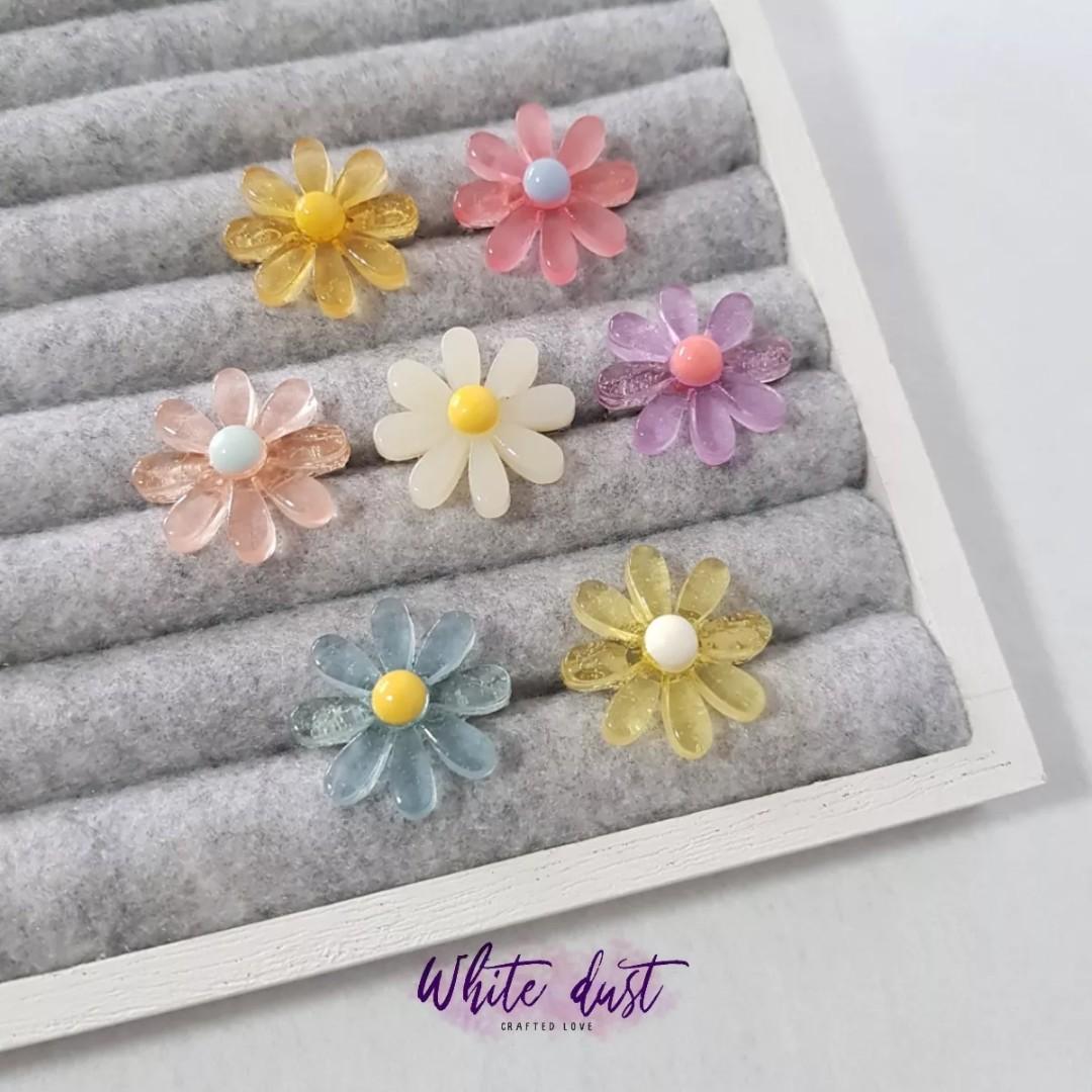 Daisy brooch hot sale pin