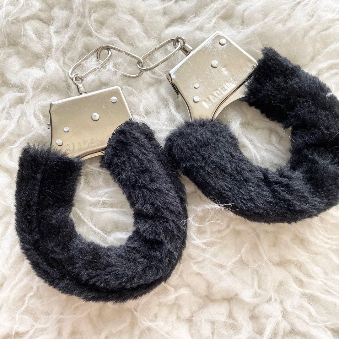 New Fluffy Handcuffs, Hobbies & Toys, Toys & Games on Carousell