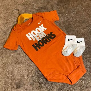 (Category: ) located in . Submitted by Uries.Closet (Listing ID 1182403796, Image 1). Description: .