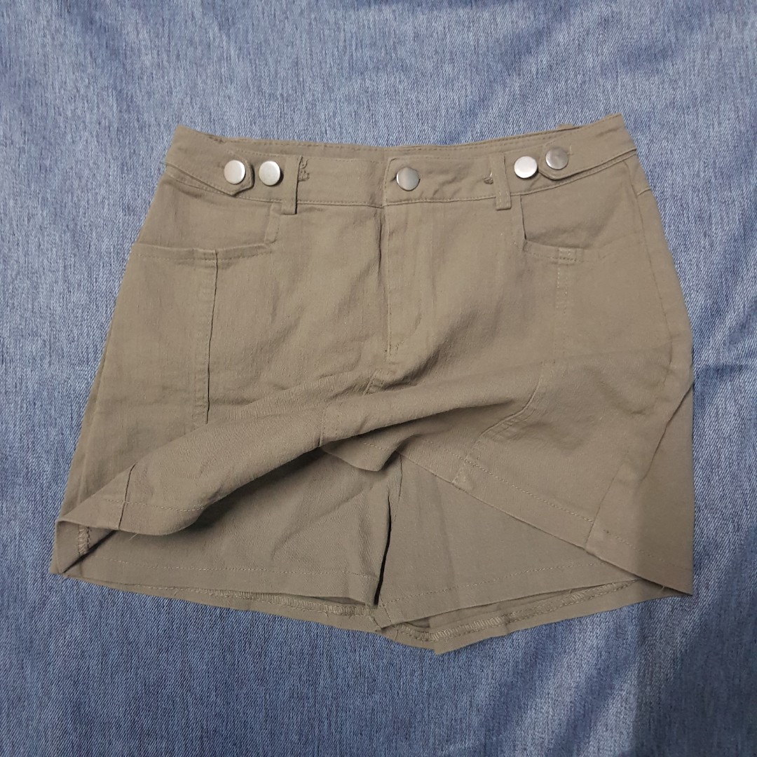 [NO BRAND] army green skorts, Women's Fashion, Bottoms, Shorts on Carousell