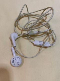 Original Apple earphone