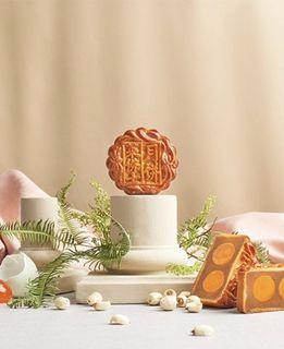 Raffles Hotel Mooncakes