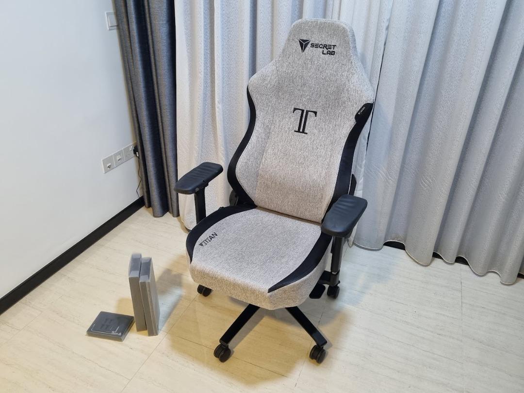 Secretlab Titan office/gaming chair 2020 Series, Furniture & Home