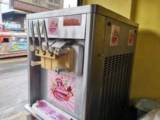 Soft Ice Cream Machine Maker