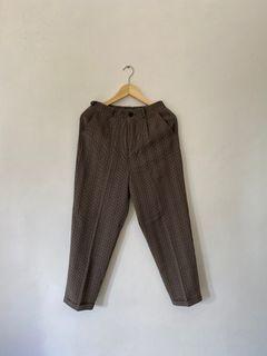 This is april tartan pants