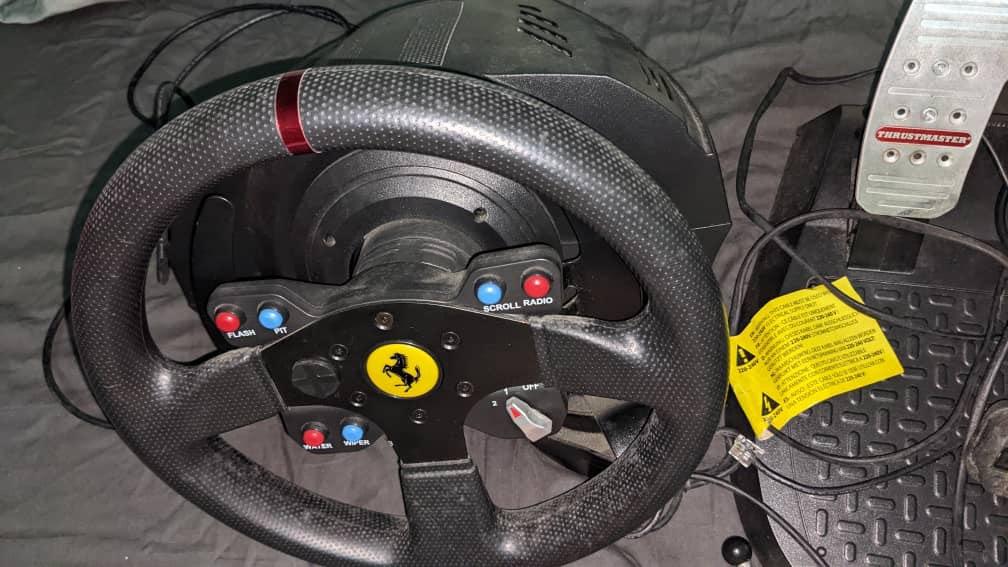 THRUSTMASTER T300 Ferrari GTE Racing Wheel, Video Gaming, Gaming