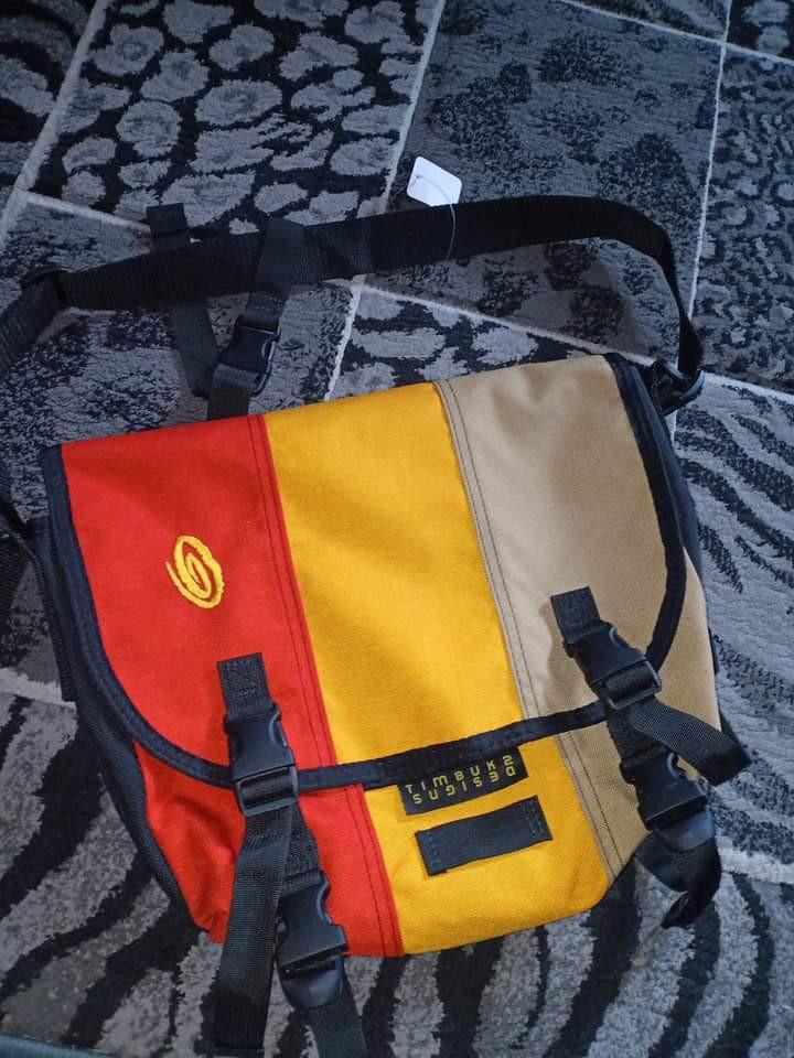 TIMBUK2 MESSENGER BAG, Men's Fashion, Bags, Sling Bags on Carousell
