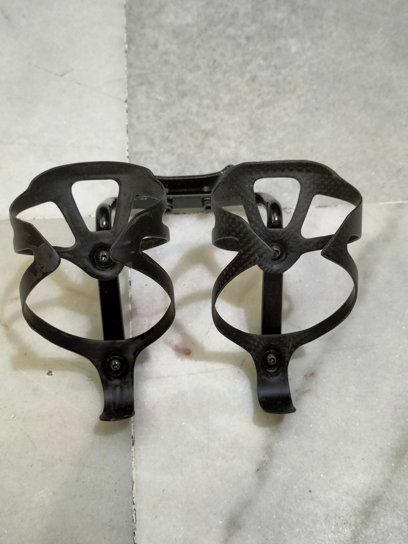 Twin water bottle holder for saddle mount, Sports Equipment, Bicycles