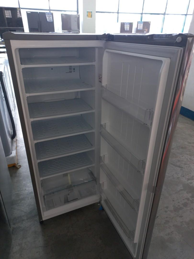 Upright freezer 6cu.ft 220v, TV & Home Appliances, Kitchen Appliances