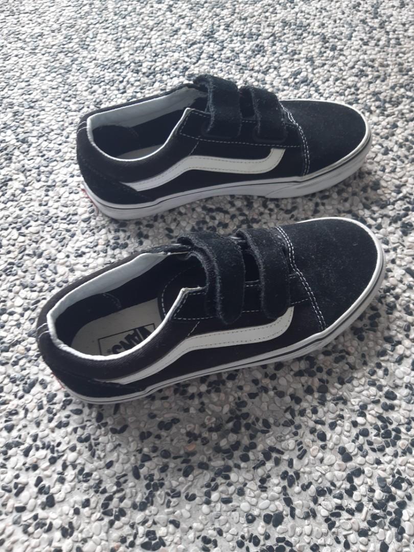 2 cheap strap vans