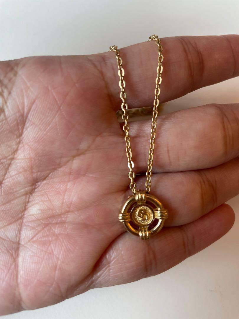 DIOR vintage necklace （分類：頸鍊）位於 Hong Kong。 由 Noeeyue 提交（商品編號 1177283549，圖片 3）。簡介： So good to match clothes Long lasting Very good condition。
