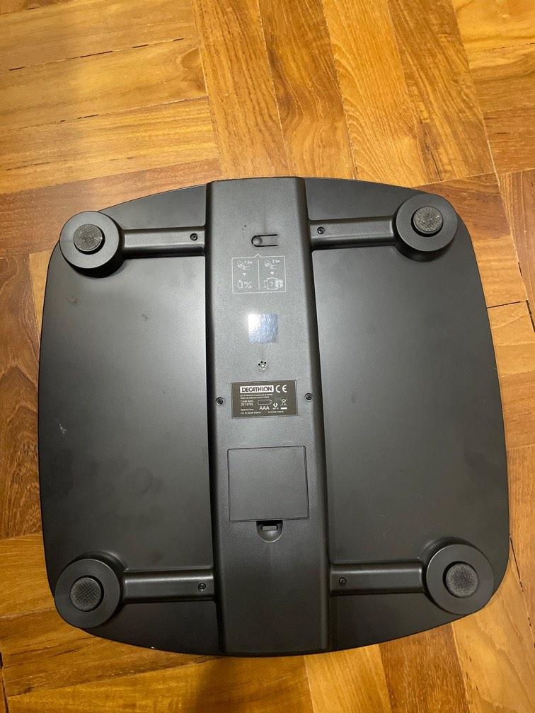 Weighing scale + body fat tracker, Health & Nutrition, Health Monitors