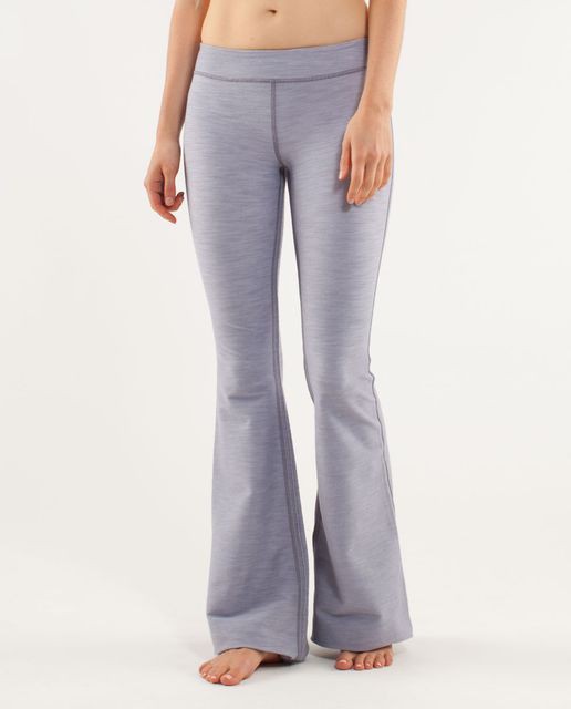 Lululemon Astro Pants Flare Leg Size 4, Women's Fashion, Activewear on  Carousell