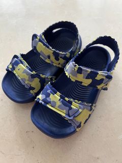 (Category: ) located in . Submitted by stylethecloset (Listing ID 1185989084, Image 1). Description: .