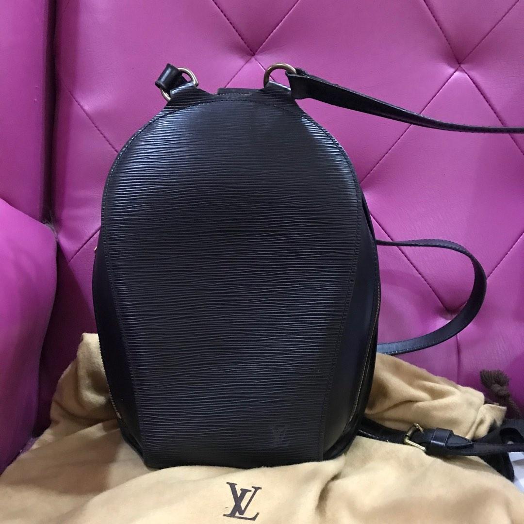 Louis Vuitton (Black) Leather Backpack, Women's Fashion, Bags & Wallets,  Backpacks on Carousell