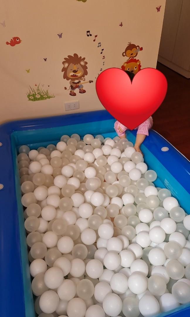 ball pit whote and transparent balls (Category: Infant Playtime) located in Manila. Submitted by rz19128 (Listing ID 1185928201, Image 1). Description: 10 peso each just message me how pcs ypu like.