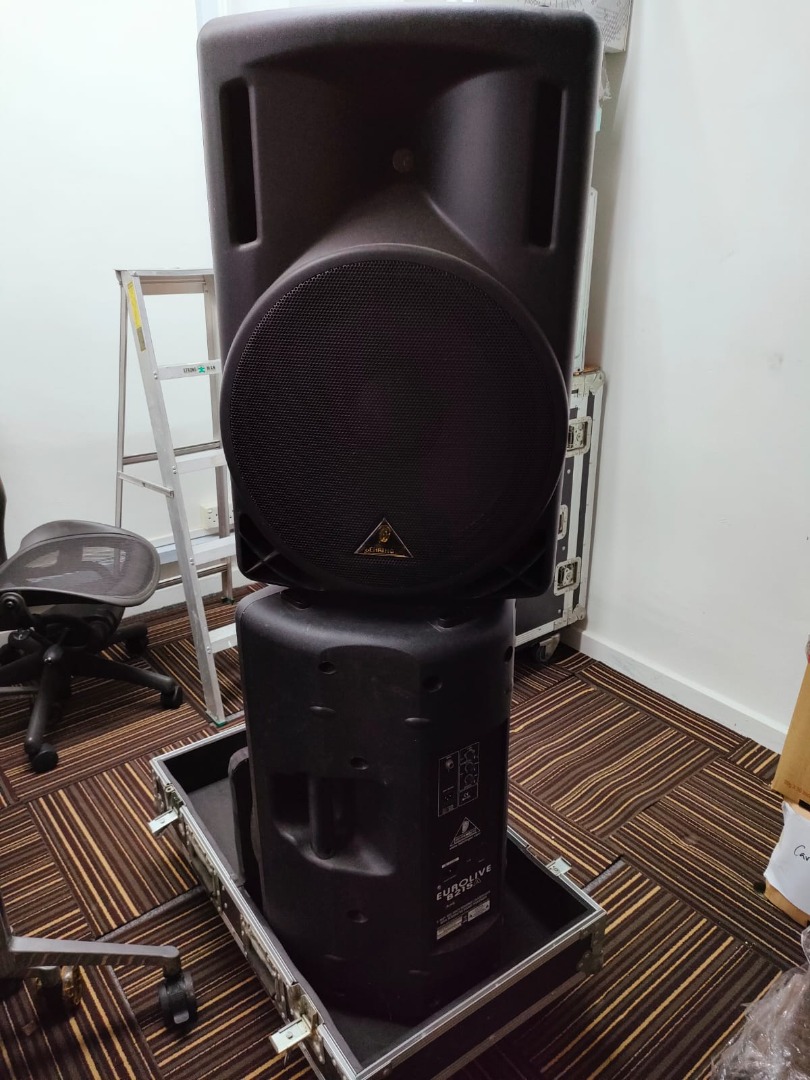 Behringer Eurolive B215A Powered Speakers + Yamaha MG166CX 16-Channel ...