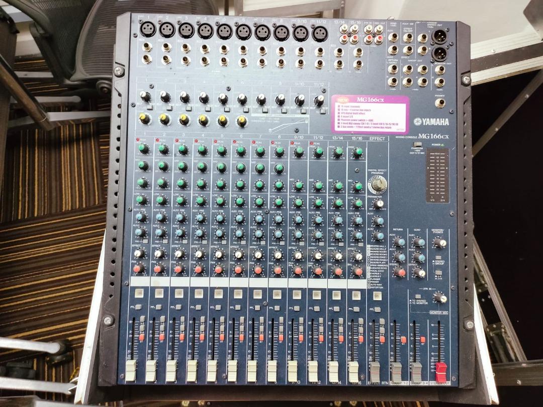 Behringer Eurolive B215A Powered Speakers + Yamaha MG166CX 16Channel