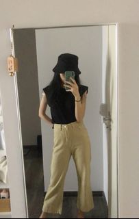 (Category: ) located in . Submitted by declutteringmt (Listing ID 1185936440, Image 1). Description: .
