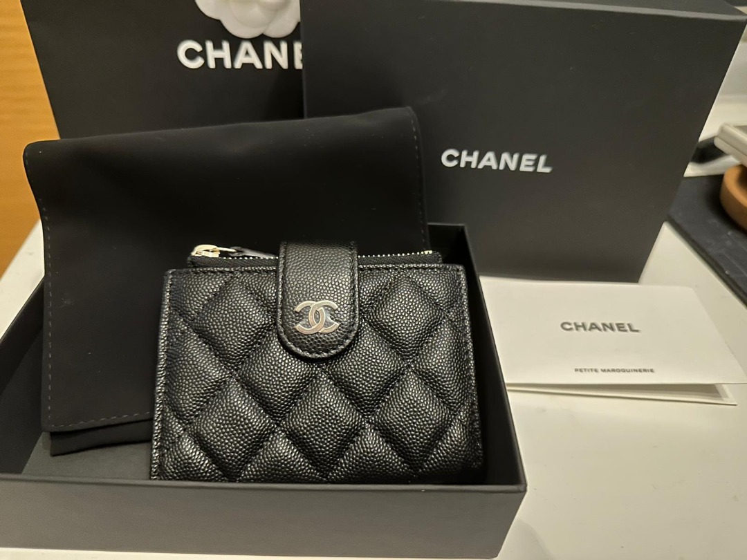 *Brand New* 22P Chanel Snap Cardholder Wallet Black Caviar Leather (2022  Autumn/Winter Collection)