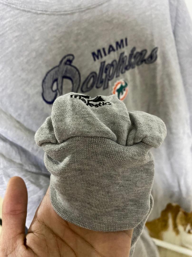 Bundle / Preloved (Category: Hoodies) located in Petaling Jaya. Submitted by phetskoolz (Listing ID 1186067755, Image 3). Description: beli rm50 keatas akan dapat free delivery Pit : 25 inch Length : 29 inch barang baru buka dari guni. masih dalam keadaan baik. boleh refer gambar . .