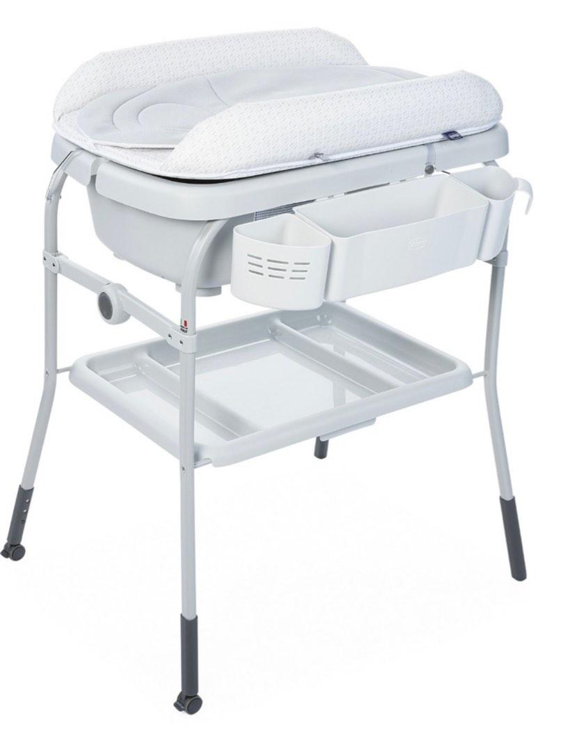 Chicco bath tub and changing diaper table, 兒童＆孕婦用品, 洗澡及換尿片, 洗澡及換尿片 浴盆