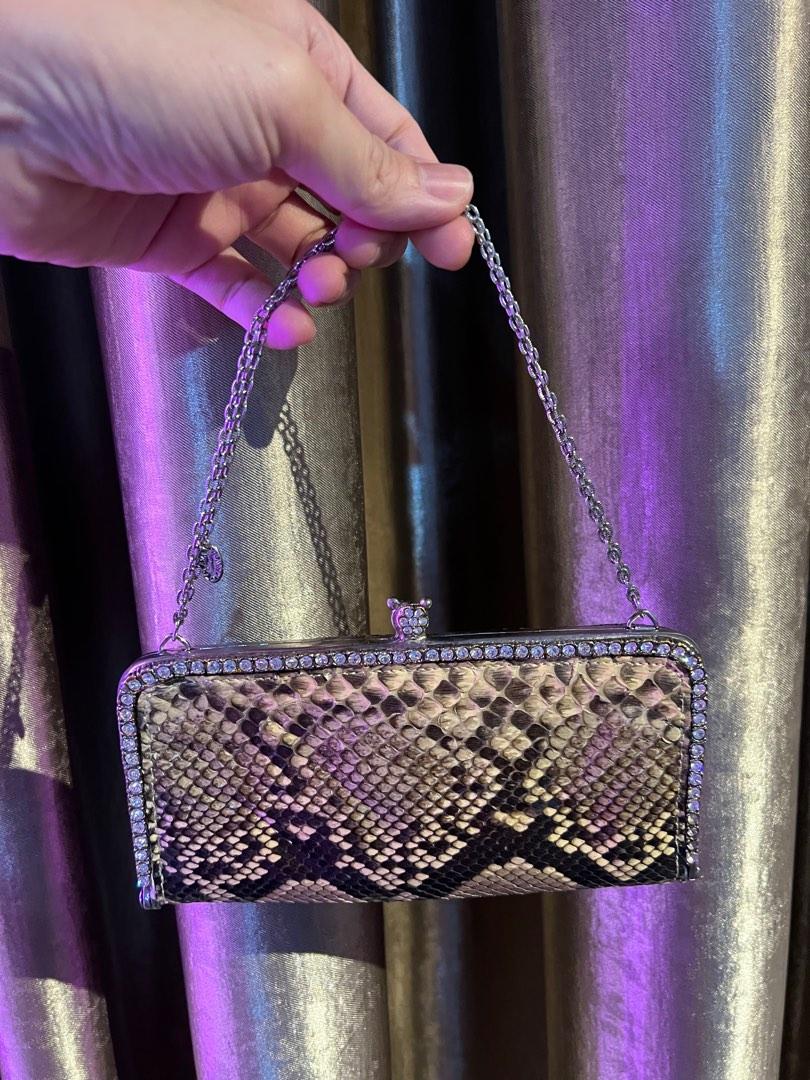 clara kasavina clutch