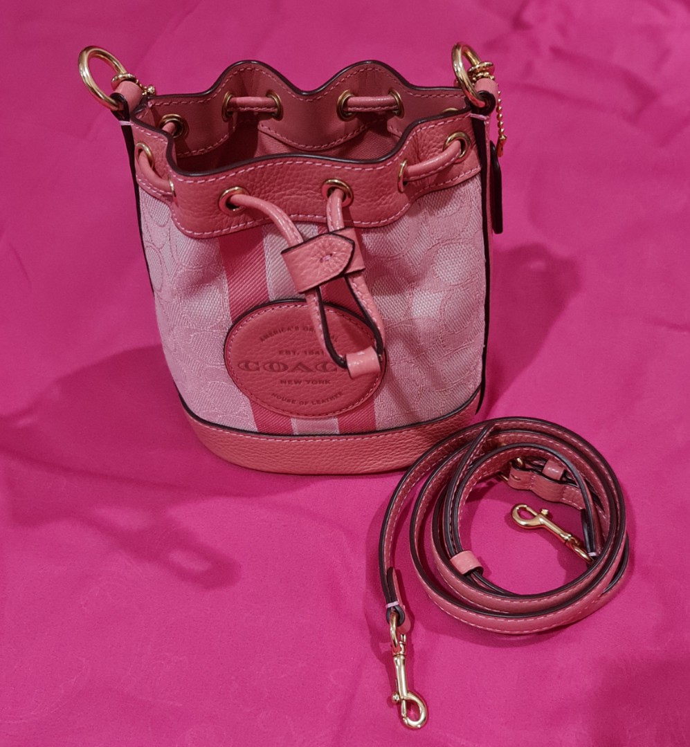 Coach Bucket, Barang Mewah, Tas & Dompet di Carousell