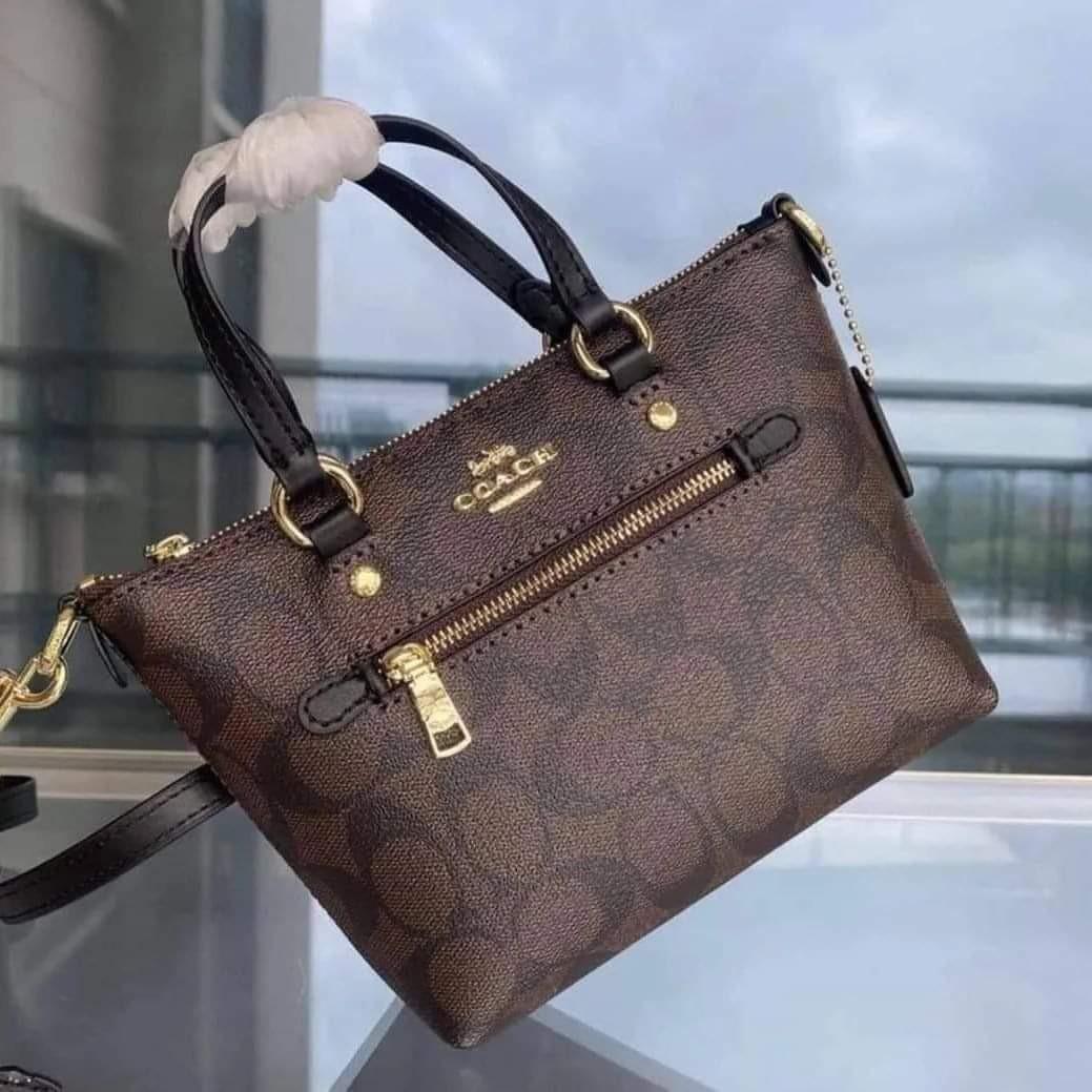 Coach gallery hotsell tote size