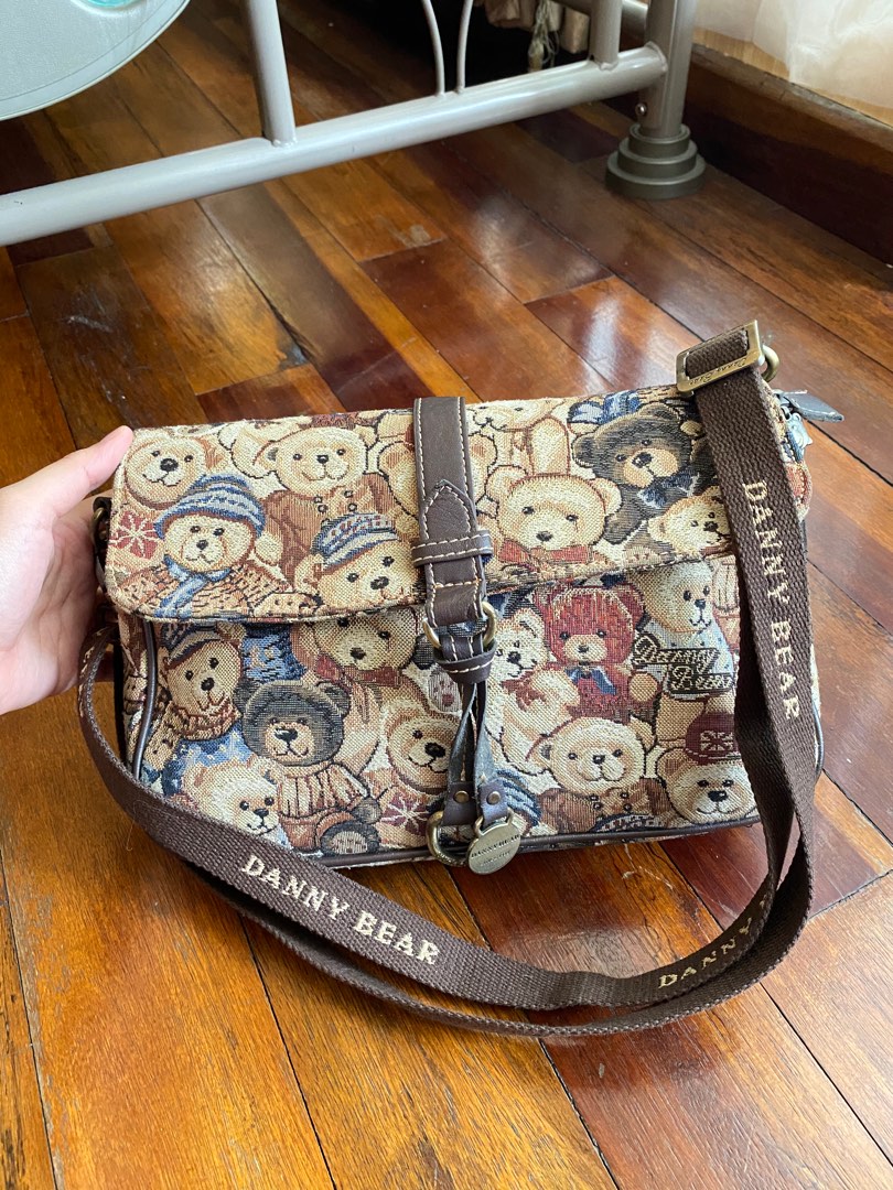 Danny bear store sling bag