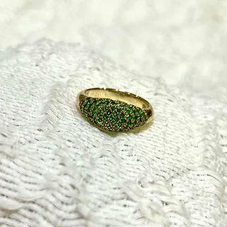 Emerald signet ring in 18k YG