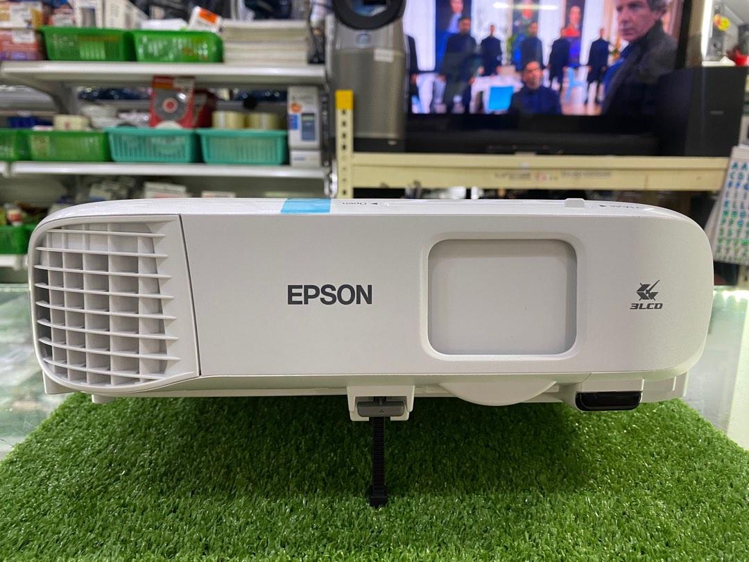 EPSON EB972 XGA 3LCD PROJECTOR, TV & Home Appliances, TV