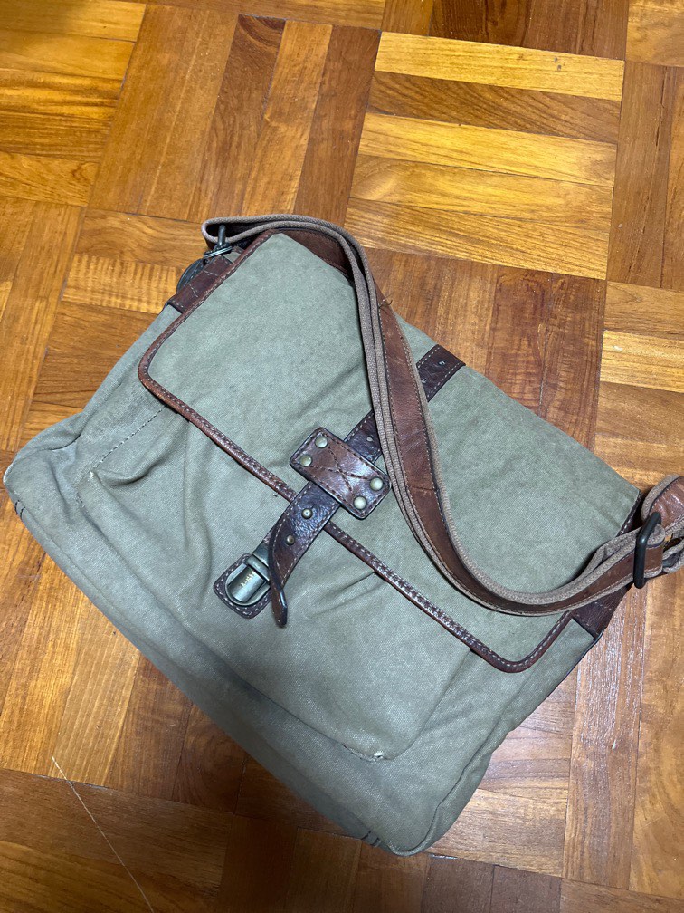 Fossil messenger bag, Men's Fashion, Bags, Sling Bags on Carousell