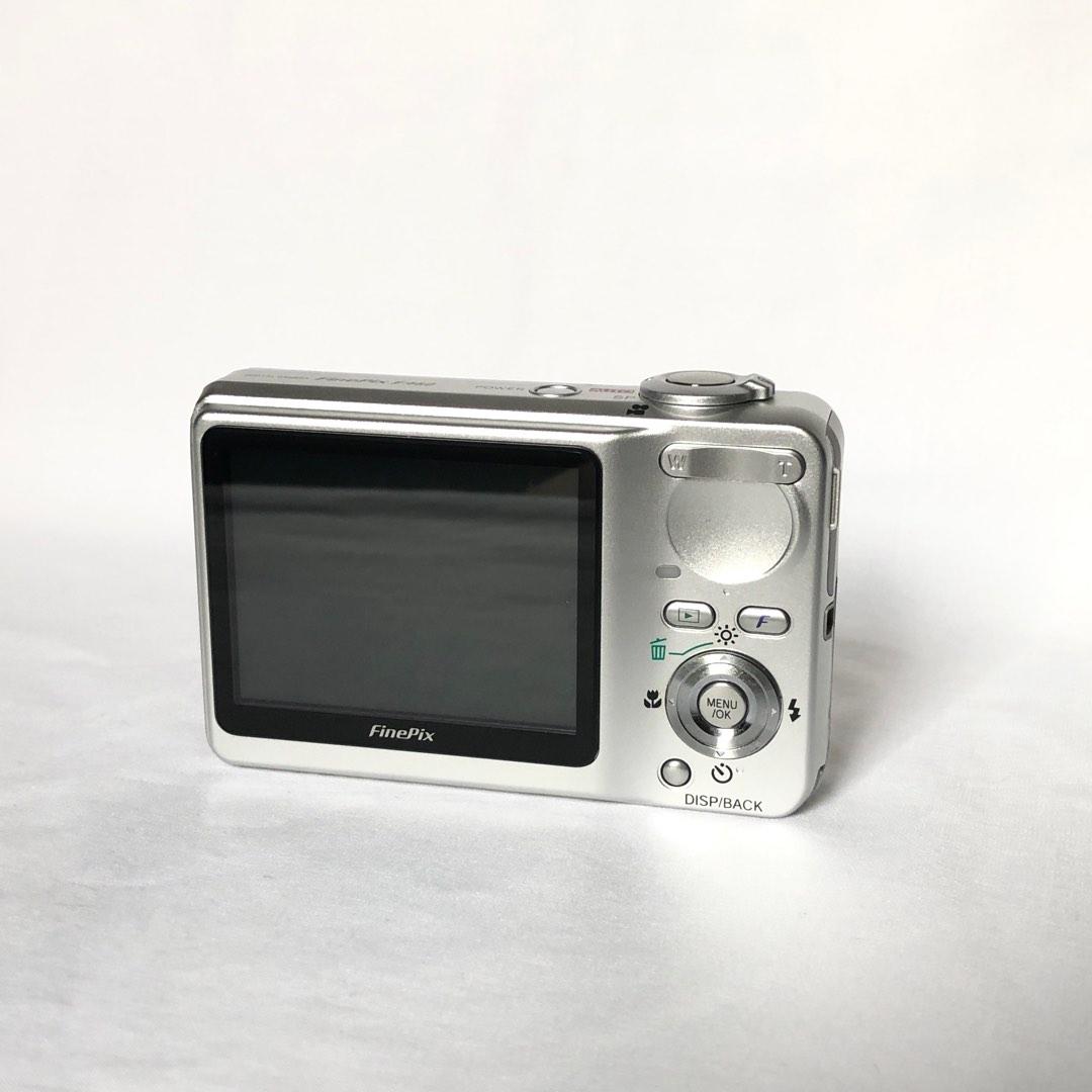 超レトロ！美品⭕️【動作確認済】CCD FUJIFILM FinePix F460 sold 𝑭𝒖𝒋𝒊𝒇𝒊𝒍𝒎 𝑭𝒊𝒏𝒆𝒑𝒊𝒙 𝑭460 🔎 < 05年產513萬