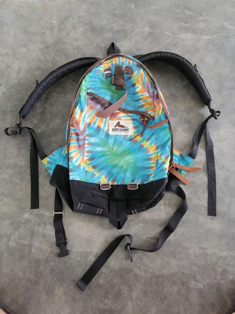 Gregory dancing barefoot tie dye bagpack USA, Men